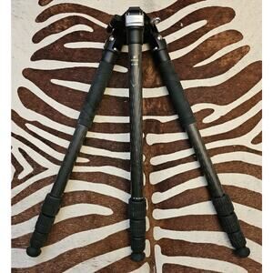 Robus RC-5570 Vantage Series 3 Carbon Fiber Tripod